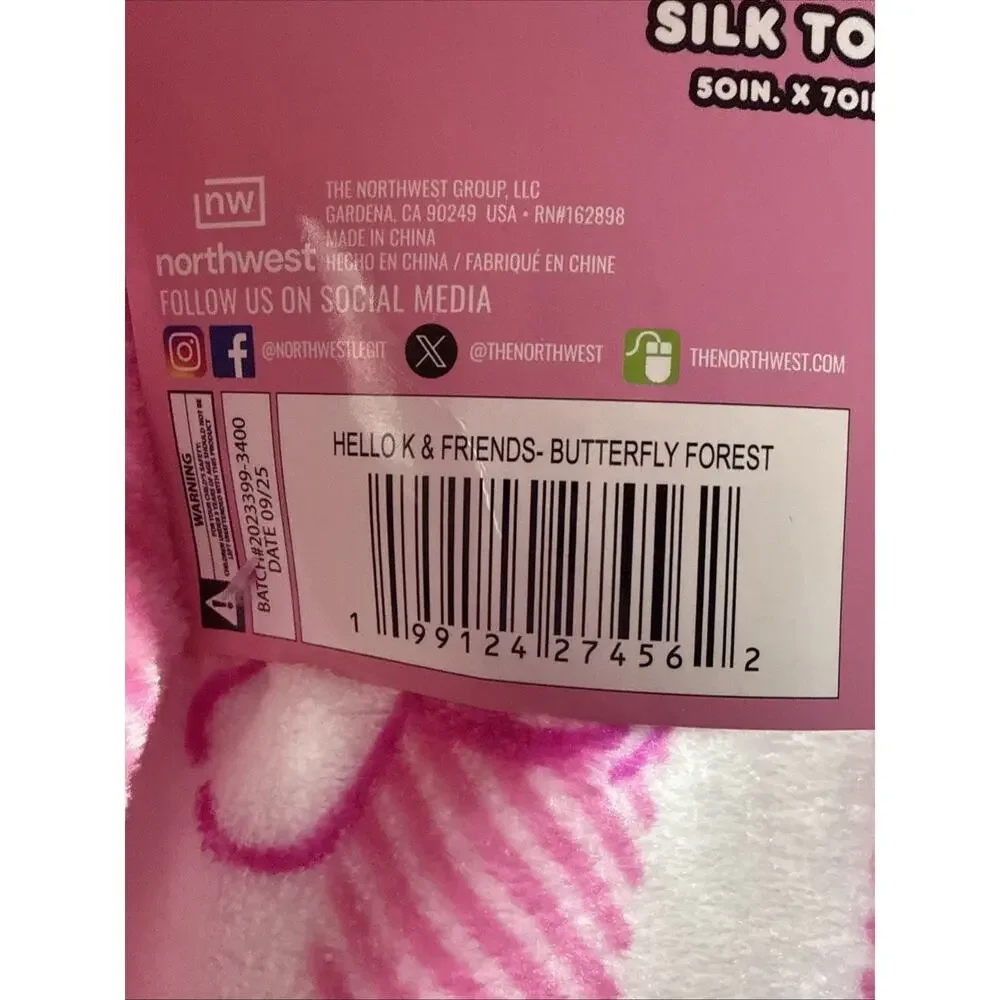 Hello Kitty & Friends Throw Blanket Pink Butterfly Forest Neon 2026 Sanrio